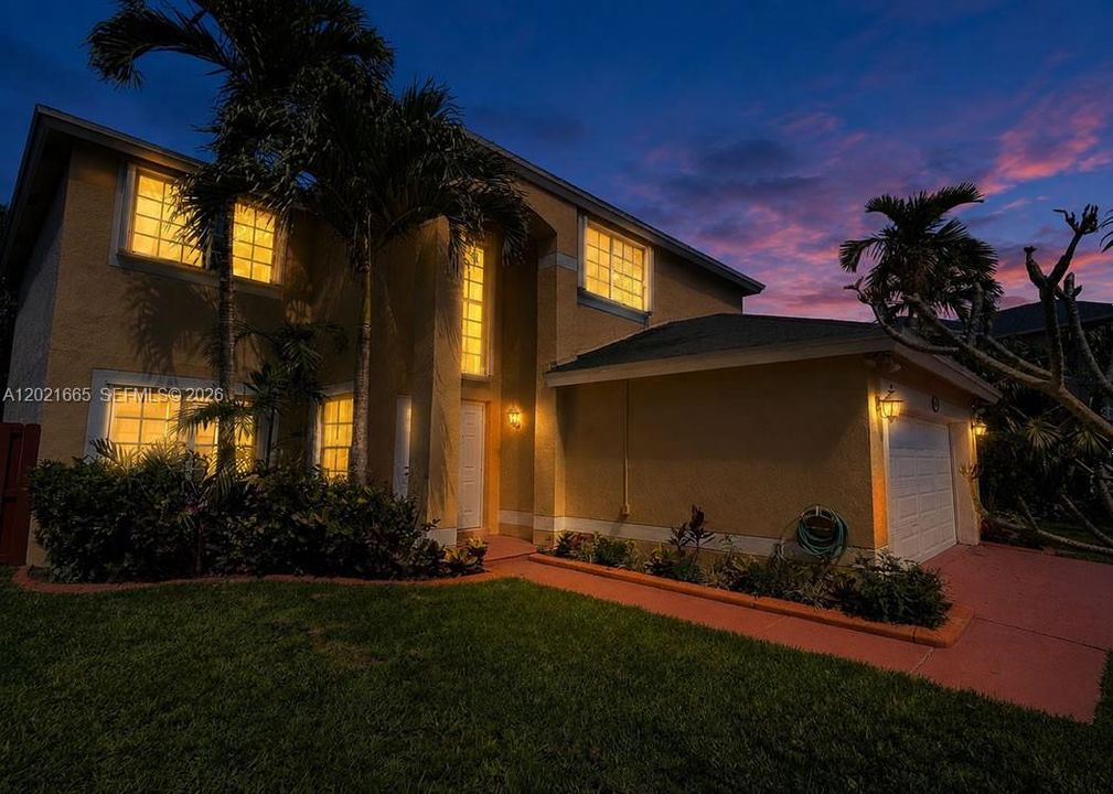 En Venta: $649,000 (4 camas, 2 baños, 2332 Pies cuadrados)