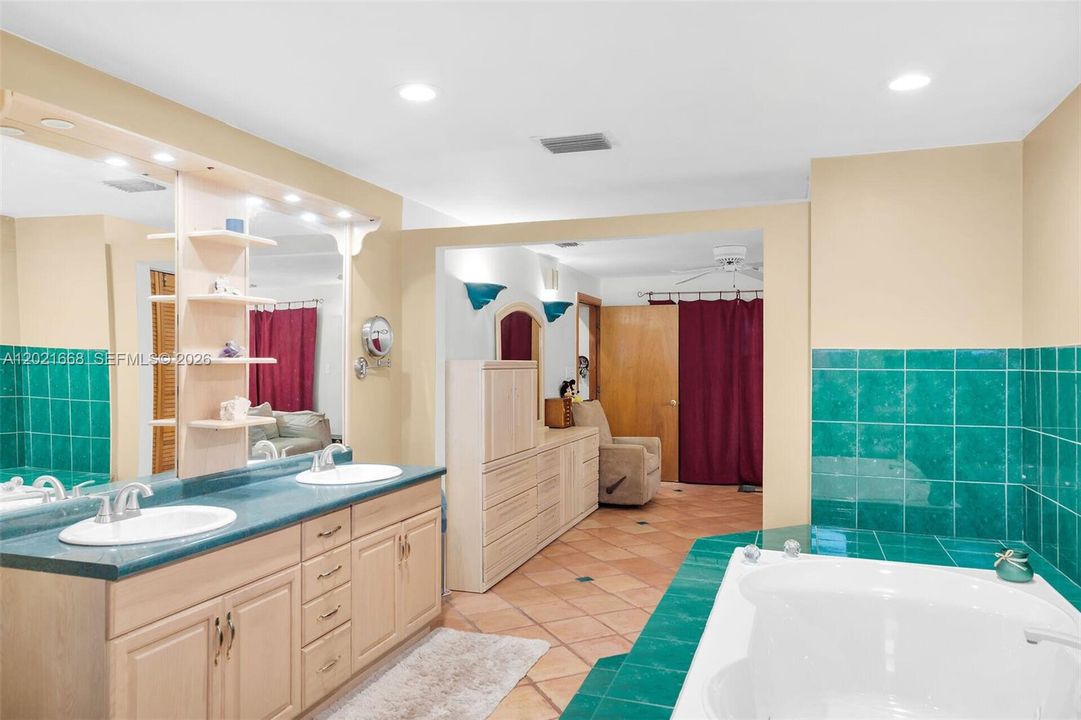 For Sale: $749,000 (3 beds, 2 baths, 1801 Square Feet)