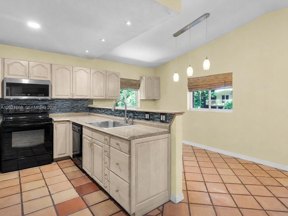 For Sale: $725,000 (3 beds, 2 baths, 1801 Square Feet)