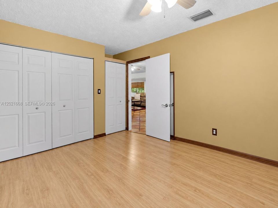 For Sale: $725,000 (3 beds, 2 baths, 1801 Square Feet)