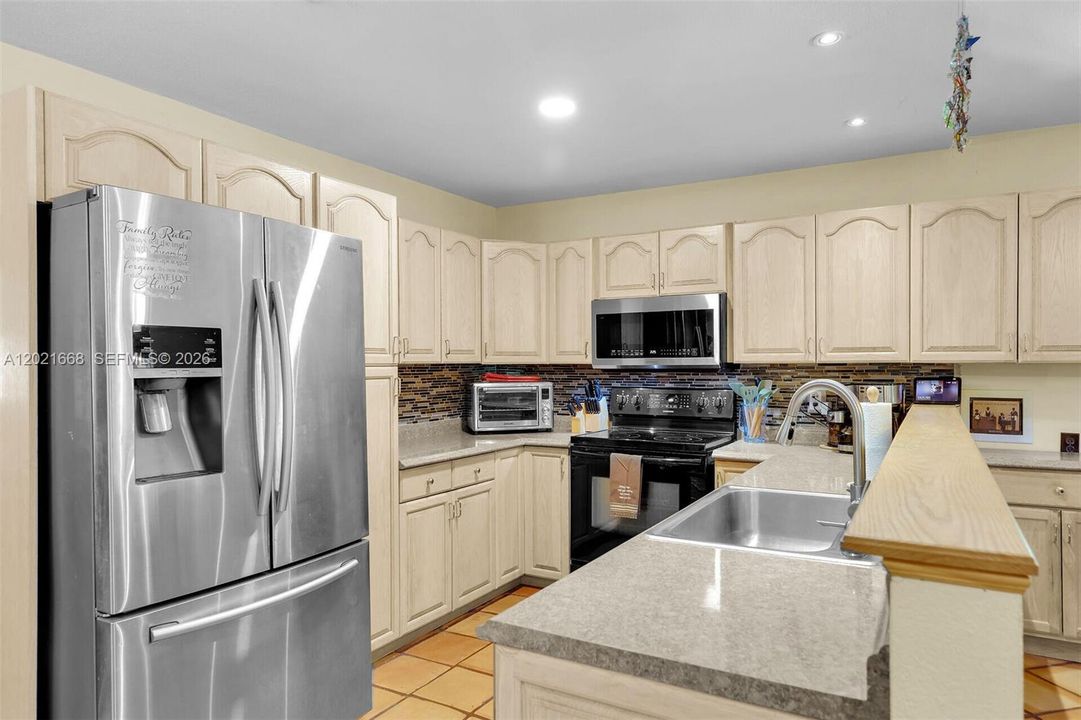 For Sale: $749,000 (3 beds, 2 baths, 1801 Square Feet)