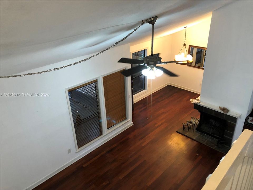 Activo con contrato: $1,850 (3 camas, 2 baños, 1350 Pies cuadrados)