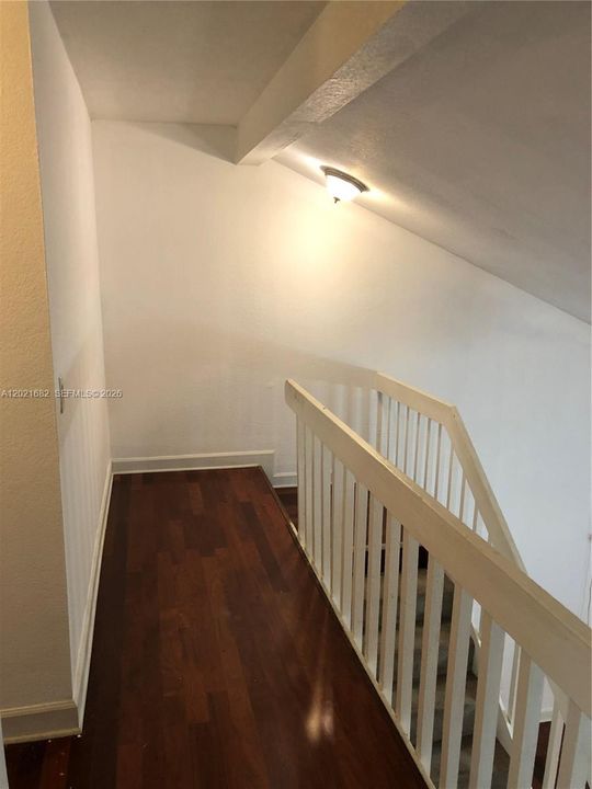 Activo con contrato: $1,850 (3 camas, 2 baños, 1350 Pies cuadrados)