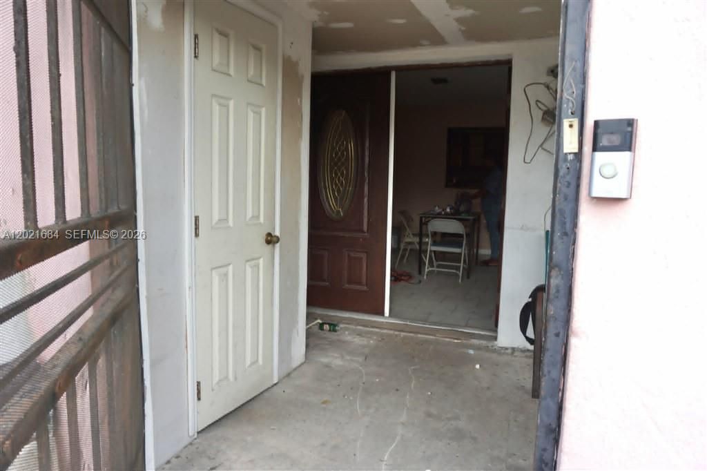 For Sale: $345,000 (3 beds, 3 baths, 1652 Square Feet)