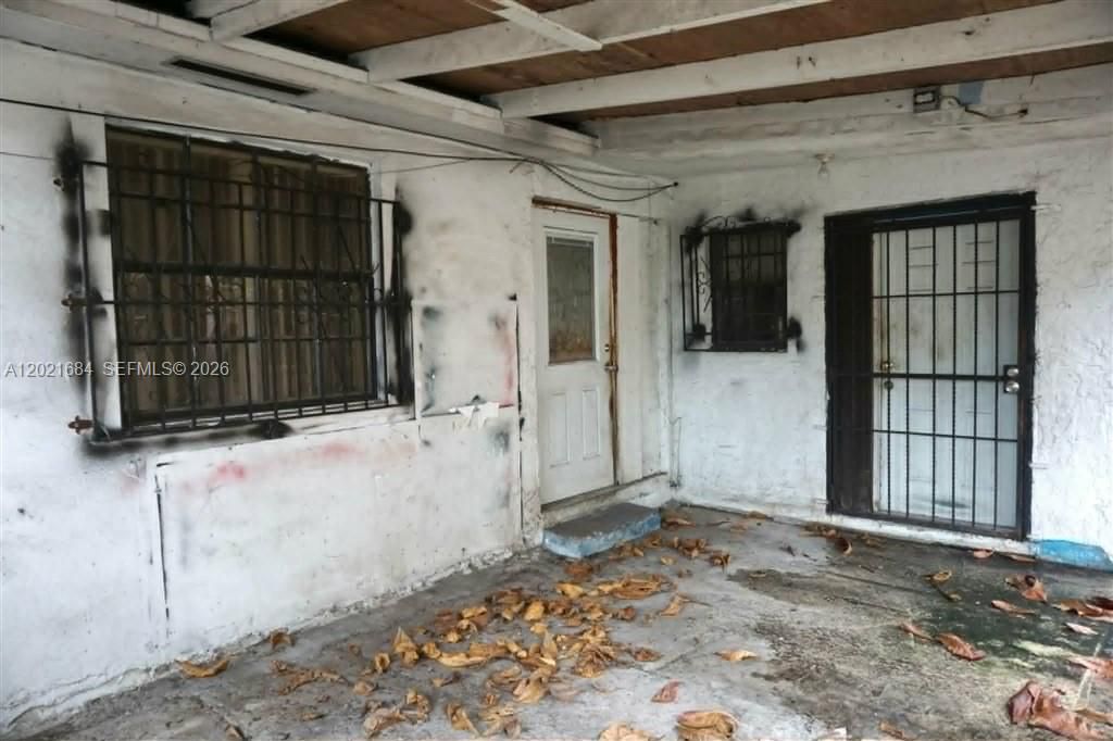 For Sale: $345,000 (3 beds, 3 baths, 1652 Square Feet)