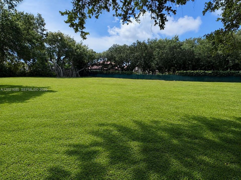 For Sale: $5,750,000 (1.03 acres)