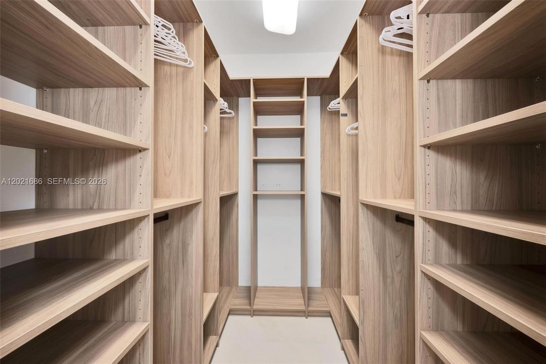 En Renta: $17,900 (5 camas, 4 baños, 3814 Pies cuadrados)