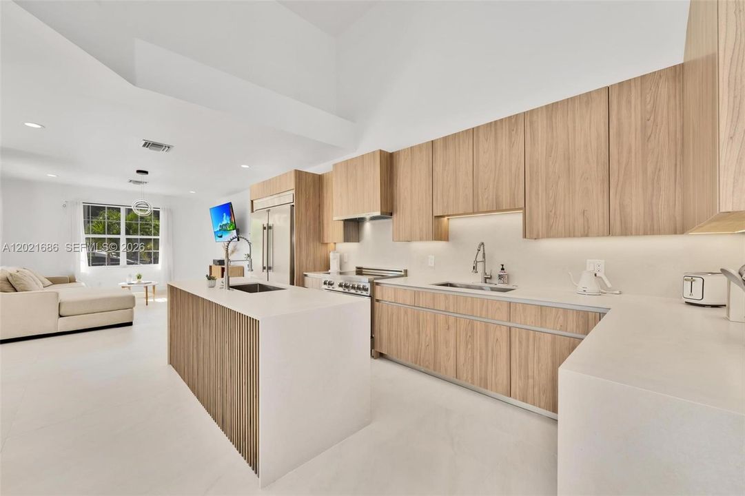 En Renta: $17,900 (5 camas, 4 baños, 3814 Pies cuadrados)