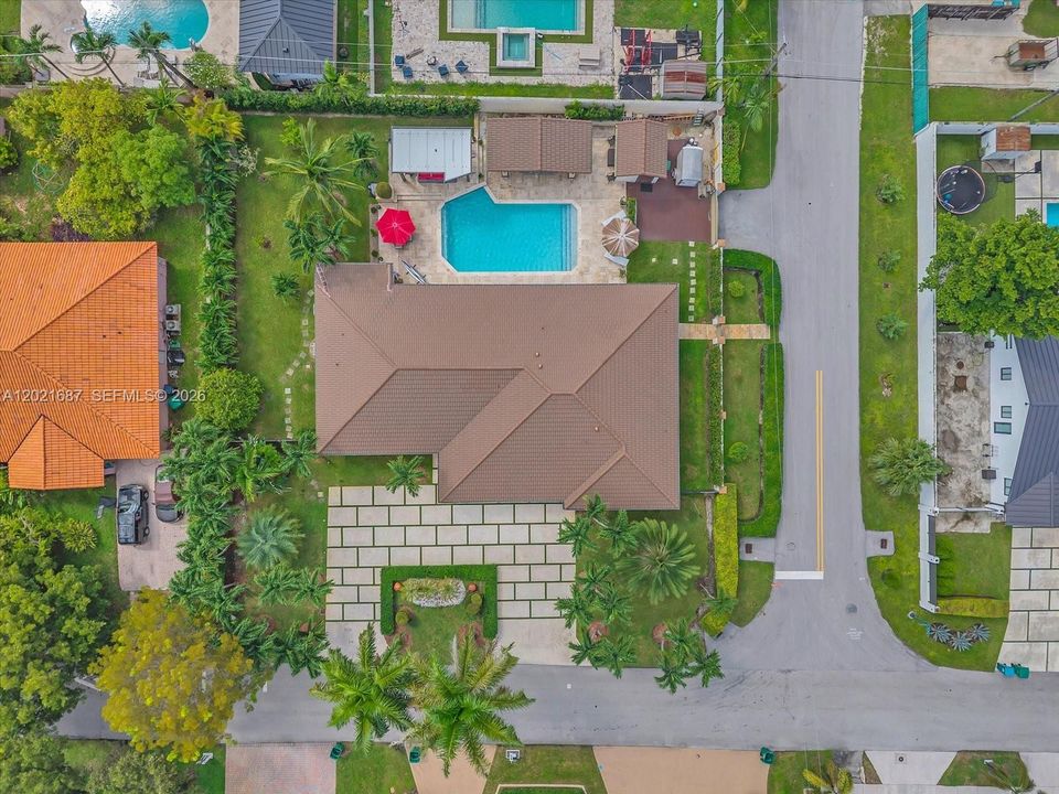 Active With Contract: $1,685,000 (4 beds, 3 baths, 2853 Square Feet)