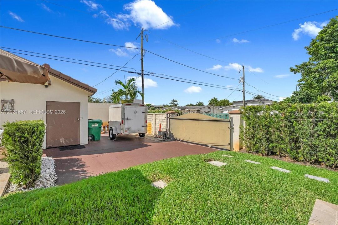 Active With Contract: $1,685,000 (4 beds, 3 baths, 2853 Square Feet)