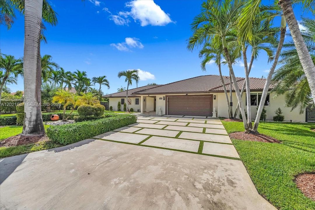 Active With Contract: $1,685,000 (4 beds, 3 baths, 2853 Square Feet)