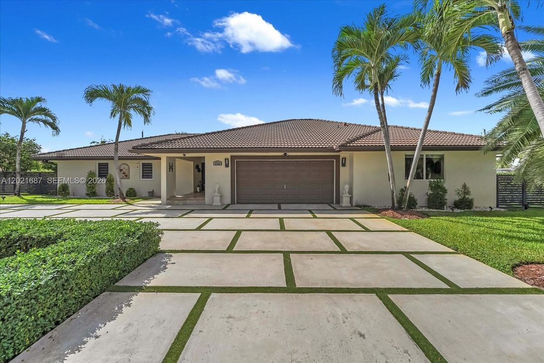 Active With Contract: $1,685,000 (4 beds, 3 baths, 2853 Square Feet)