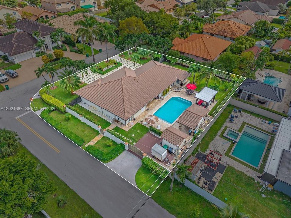 Active With Contract: $1,685,000 (4 beds, 3 baths, 2853 Square Feet)