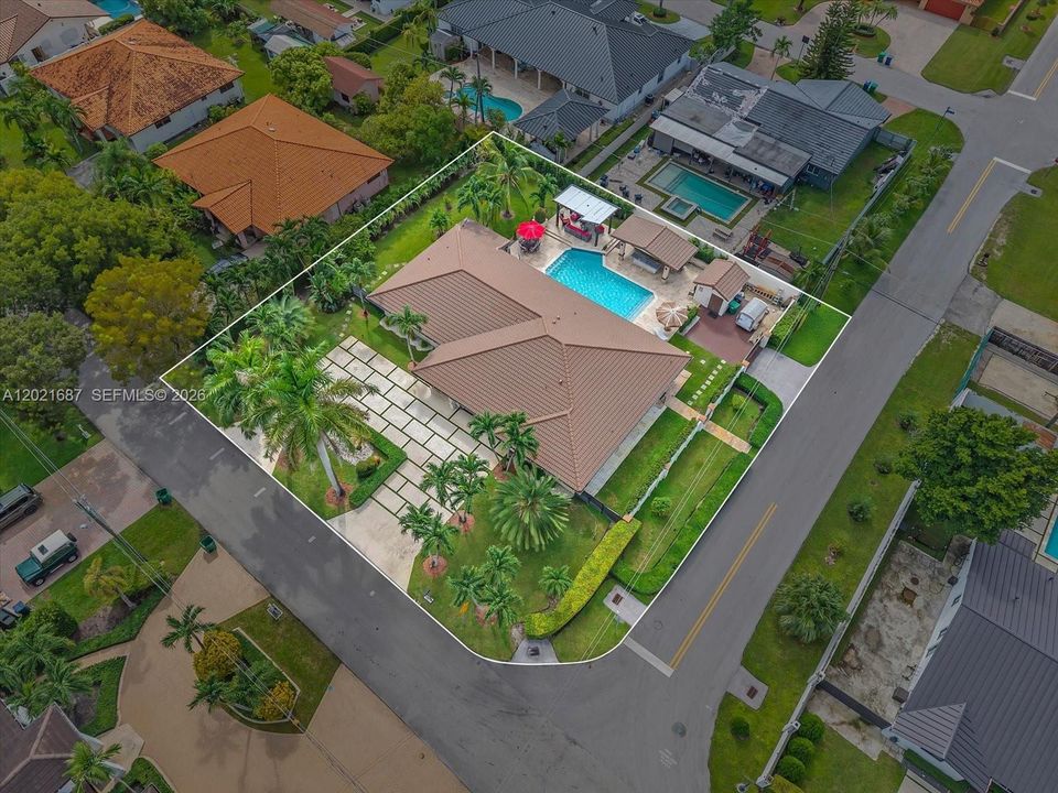 Active With Contract: $1,685,000 (4 beds, 3 baths, 2853 Square Feet)