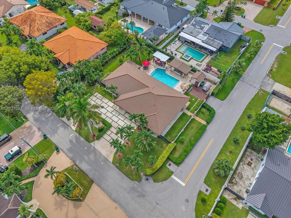 Active With Contract: $1,685,000 (4 beds, 3 baths, 2853 Square Feet)