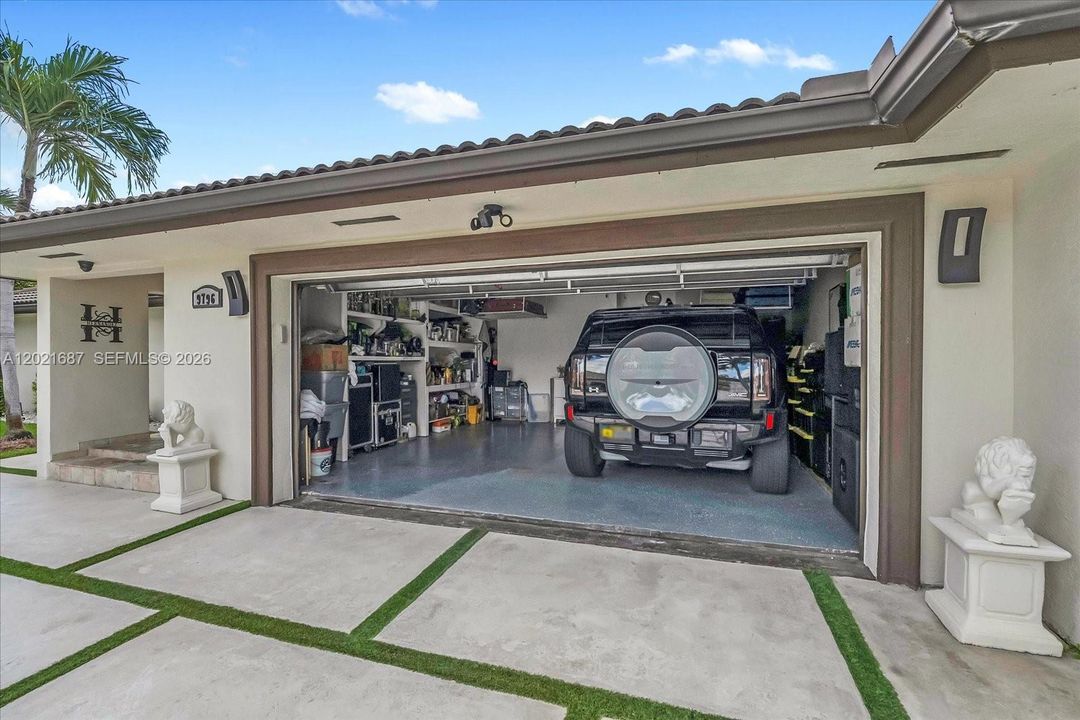 Active With Contract: $1,685,000 (4 beds, 3 baths, 2853 Square Feet)
