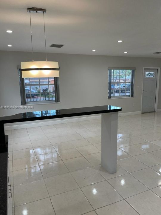 For Sale: $559,900 (3 beds, 2 baths, 1658 Square Feet)