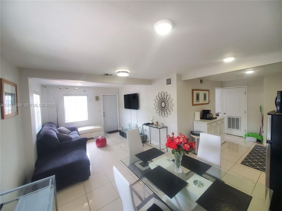 For Sale: $559,900 (3 beds, 2 baths, 1658 Square Feet)