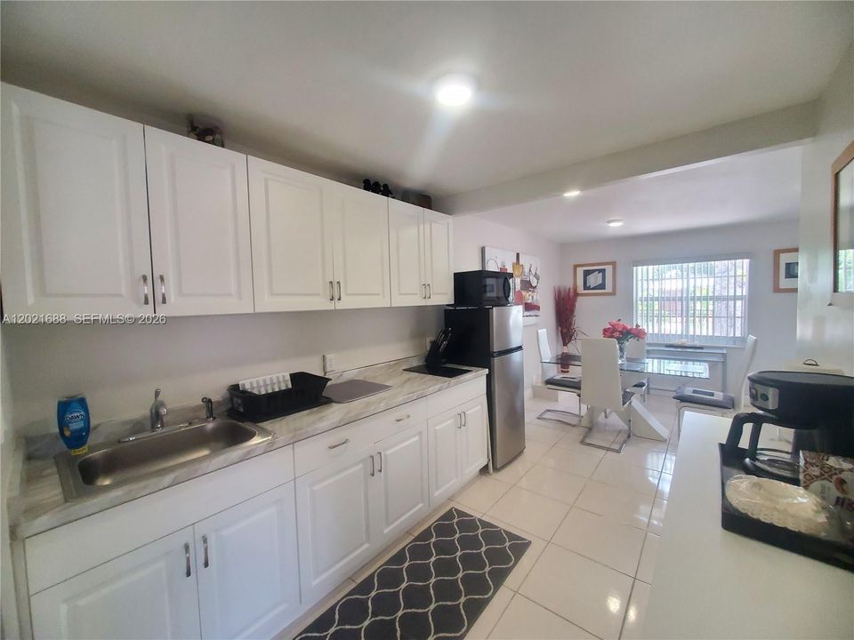 For Sale: $559,900 (3 beds, 2 baths, 1658 Square Feet)