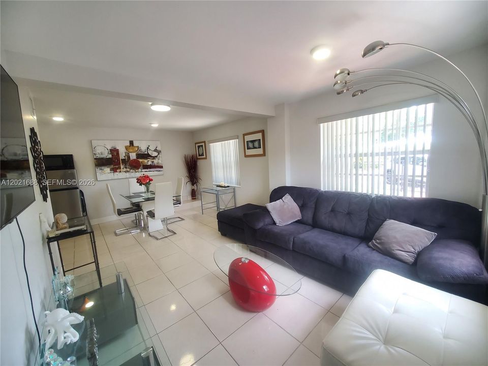 For Sale: $559,900 (3 beds, 2 baths, 1658 Square Feet)