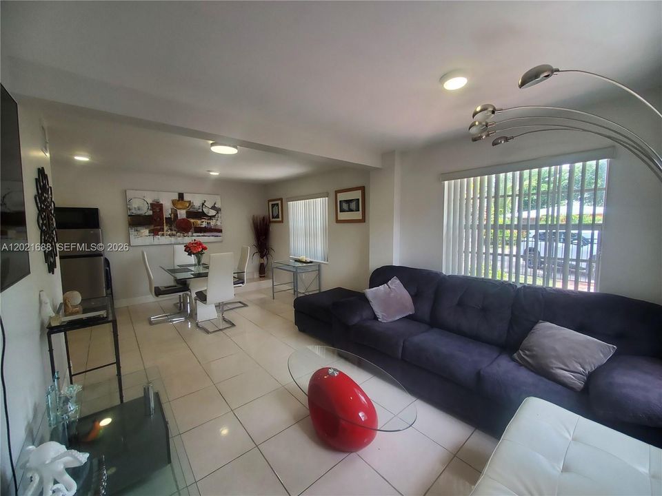 For Sale: $559,900 (3 beds, 2 baths, 1658 Square Feet)