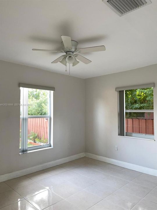 For Sale: $559,900 (3 beds, 2 baths, 1658 Square Feet)