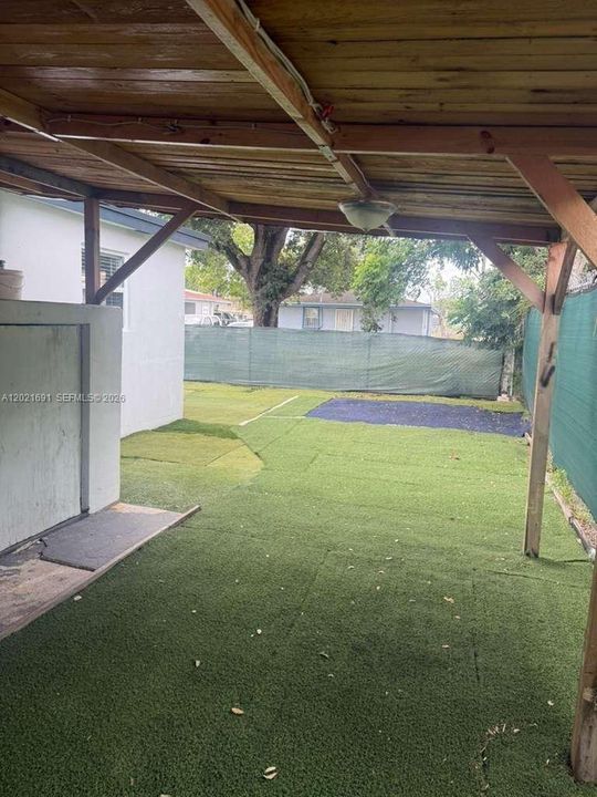 For Rent: $1,800 (2 beds, 1 baths, 600 Square Feet)