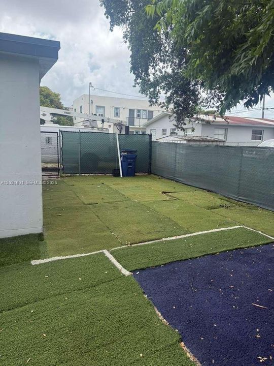 For Rent: $1,800 (2 beds, 1 baths, 600 Square Feet)