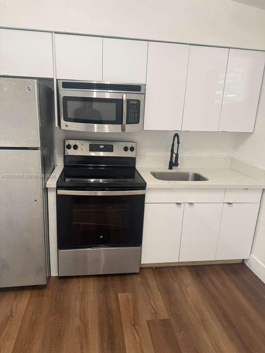 For Rent: $1,800 (2 beds, 1 baths, 600 Square Feet)