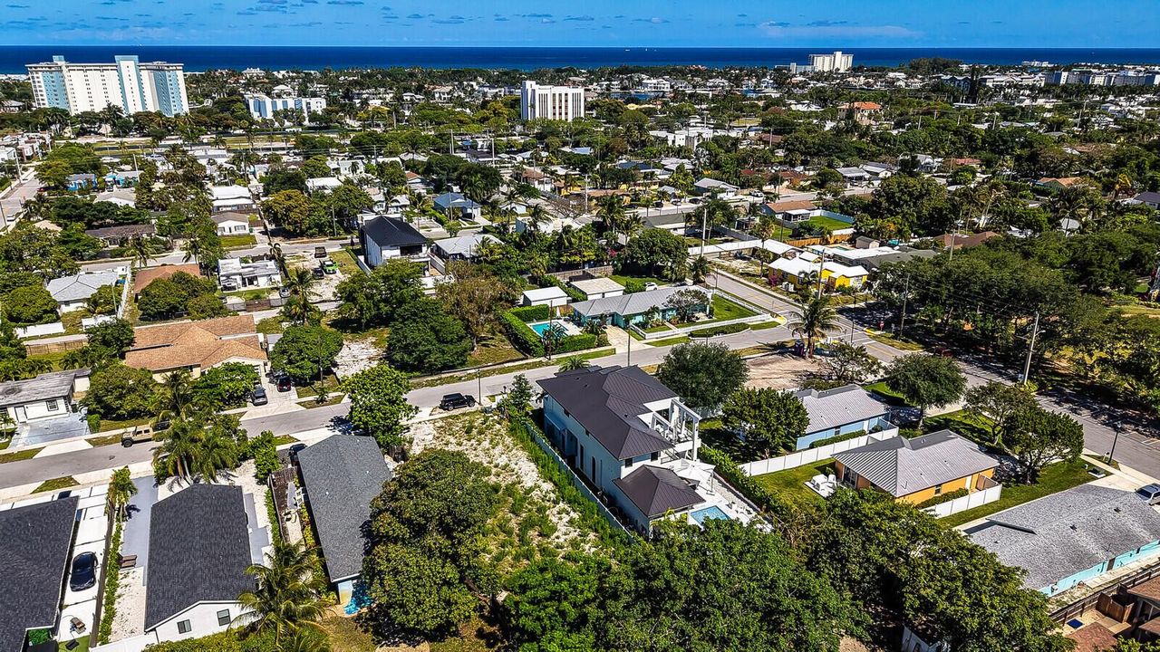 Oversized lot w/plans - 4800 sq. ft home