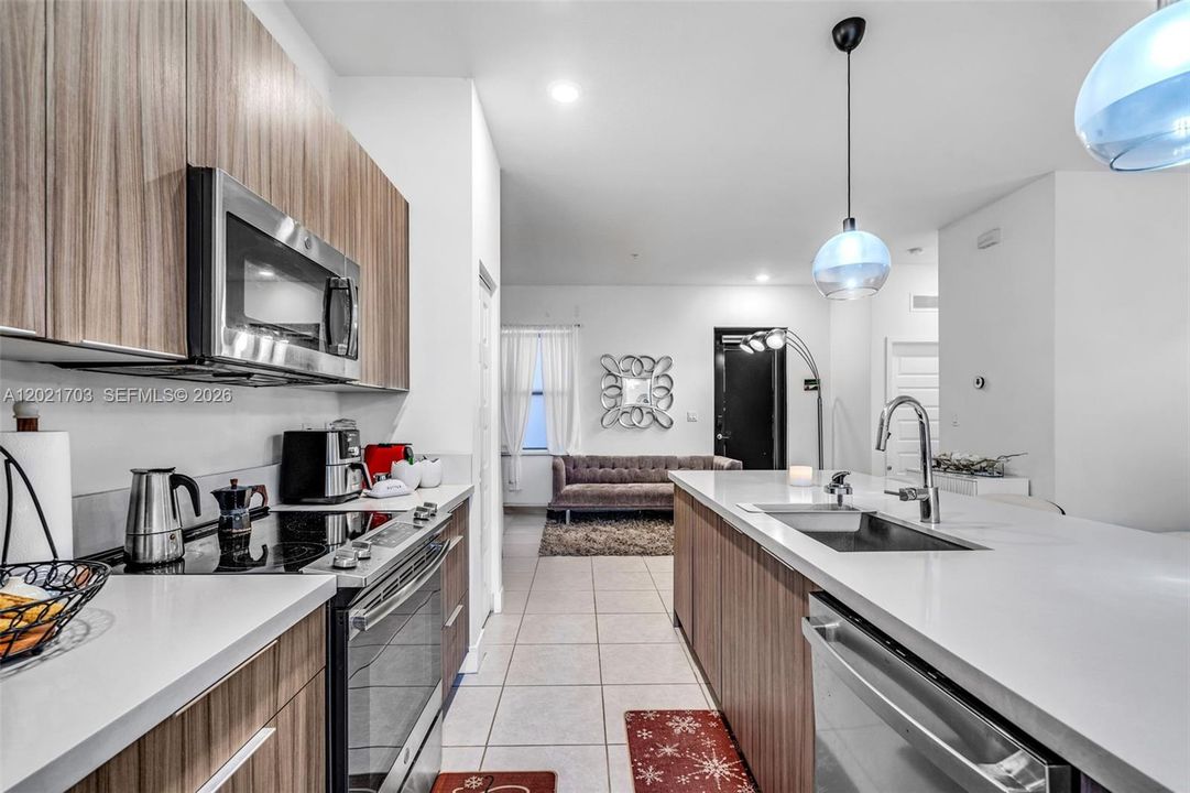 En Venta: $399,500 (2 camas, 2 baños, 1135 Pies cuadrados)