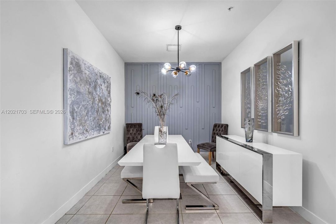 En Venta: $399,500 (2 camas, 2 baños, 1135 Pies cuadrados)