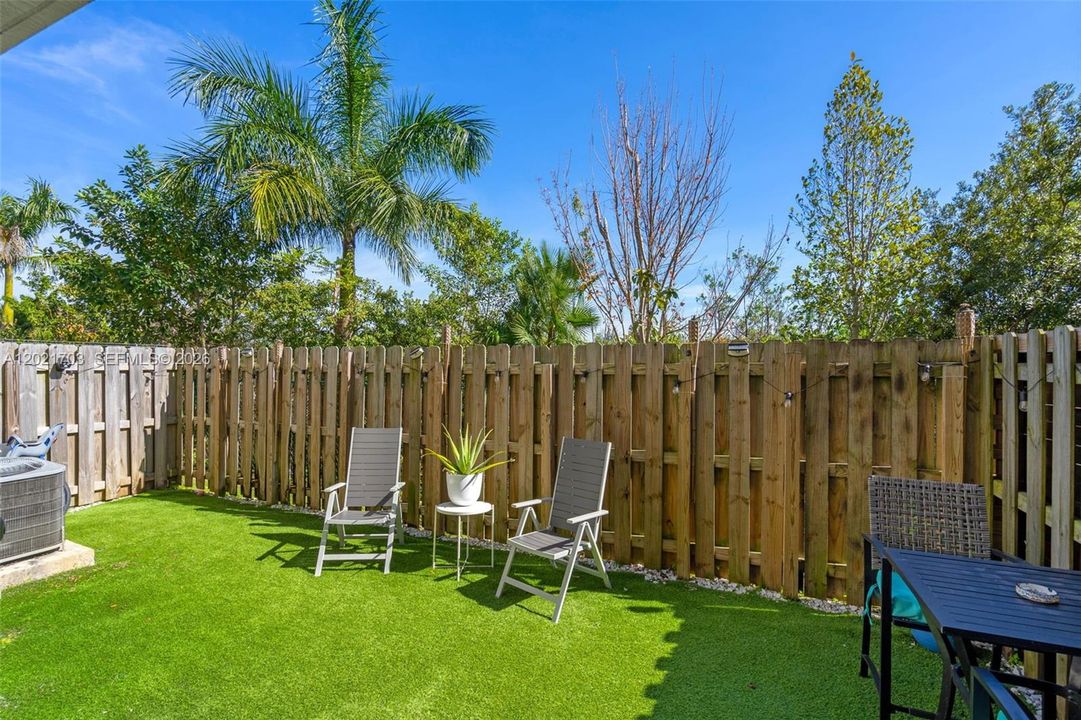 En Venta: $399,500 (2 camas, 2 baños, 1135 Pies cuadrados)