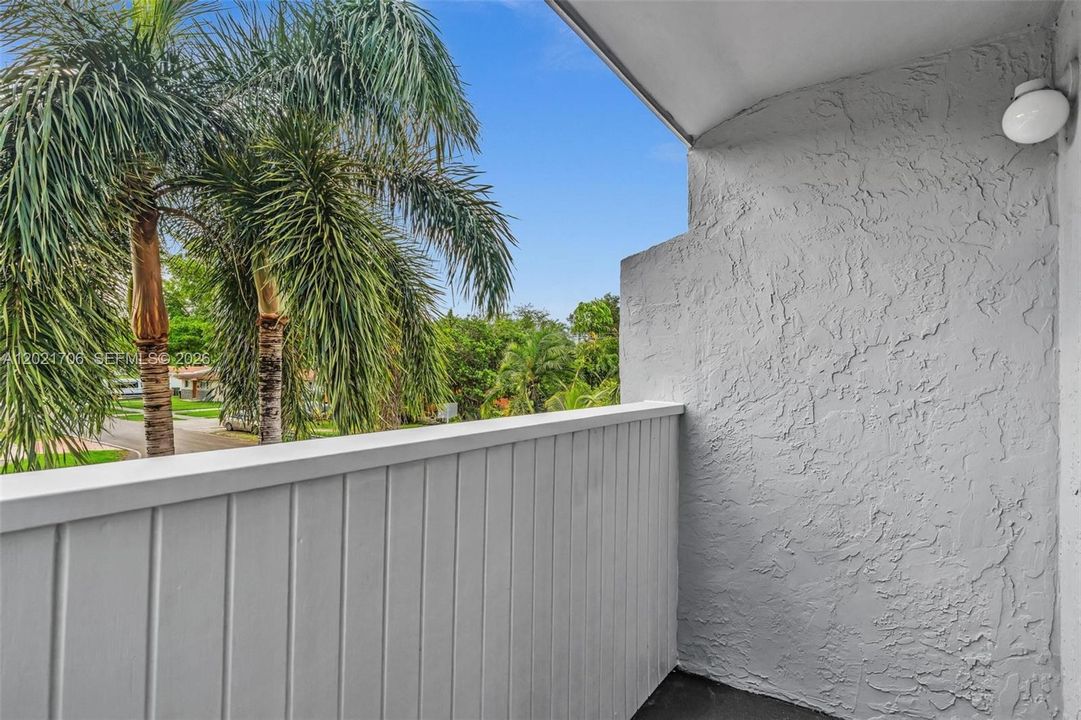 For Sale: $599,900 (3 beds, 2 baths, 1584 Square Feet)