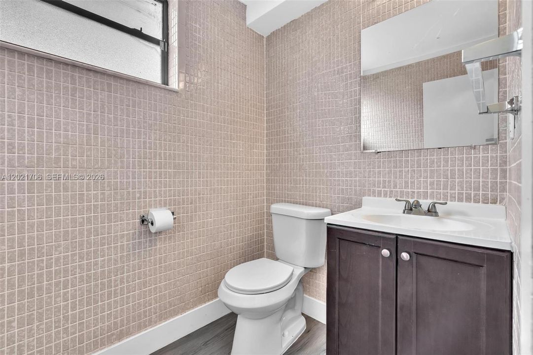 For Sale: $599,900 (3 beds, 2 baths, 1584 Square Feet)
