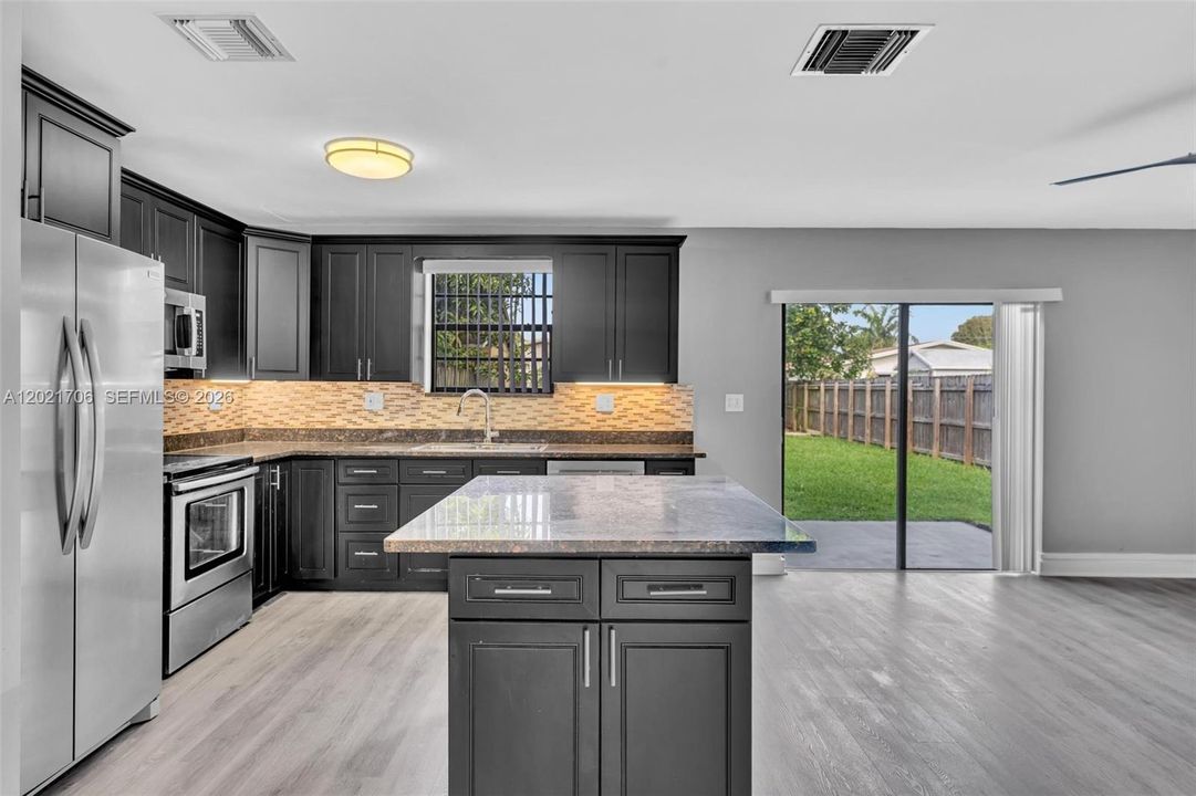 For Sale: $599,900 (3 beds, 2 baths, 1584 Square Feet)
