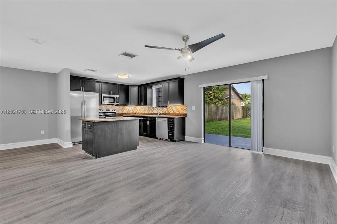 For Sale: $599,900 (3 beds, 2 baths, 1584 Square Feet)