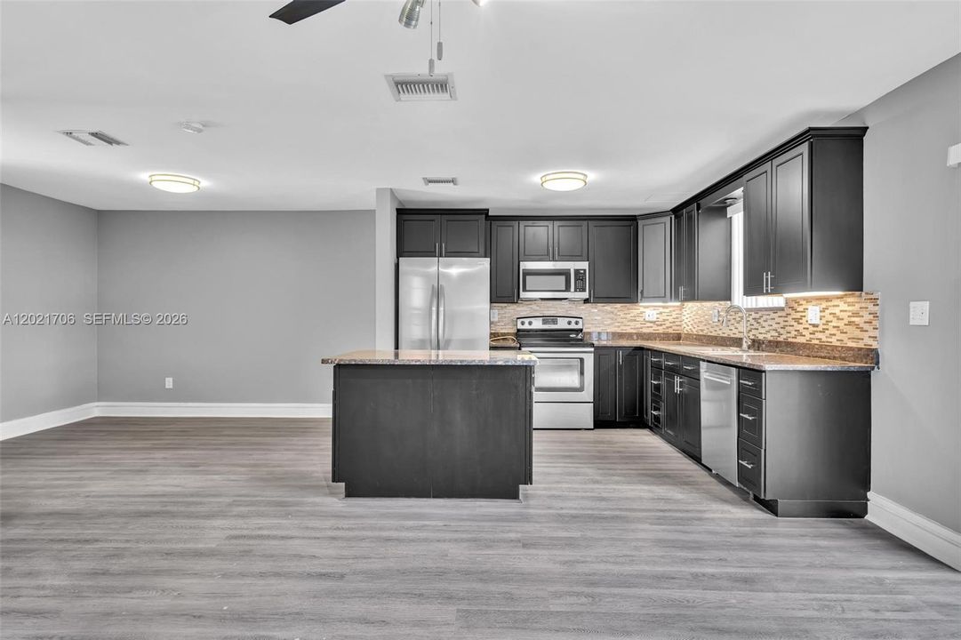 For Sale: $599,900 (3 beds, 2 baths, 1584 Square Feet)
