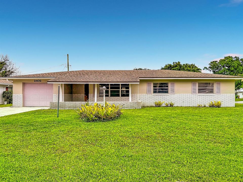 2402 Newport Drive-8