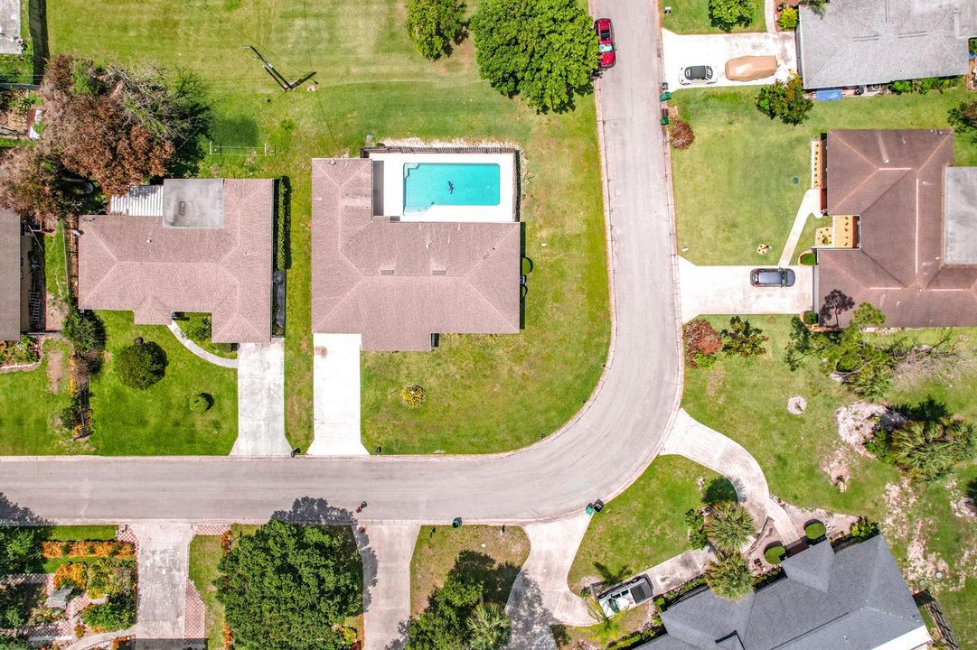 2402 Newport Drive-80