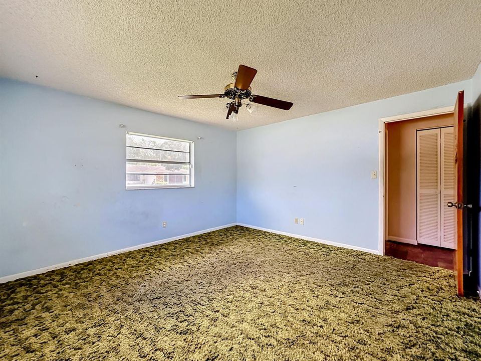 2402 Newport Drive-34