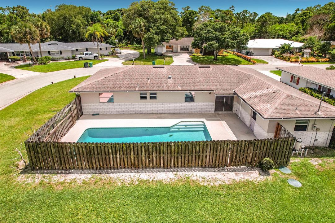 2402 Newport Drive-75