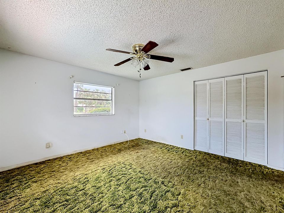 2402 Newport Drive-47