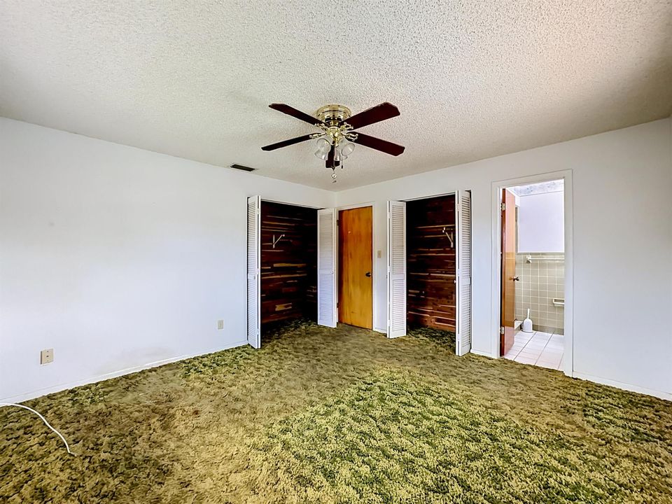 2402 Newport Drive-46