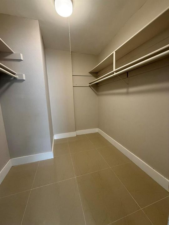 Walk in closet Master Bedroom