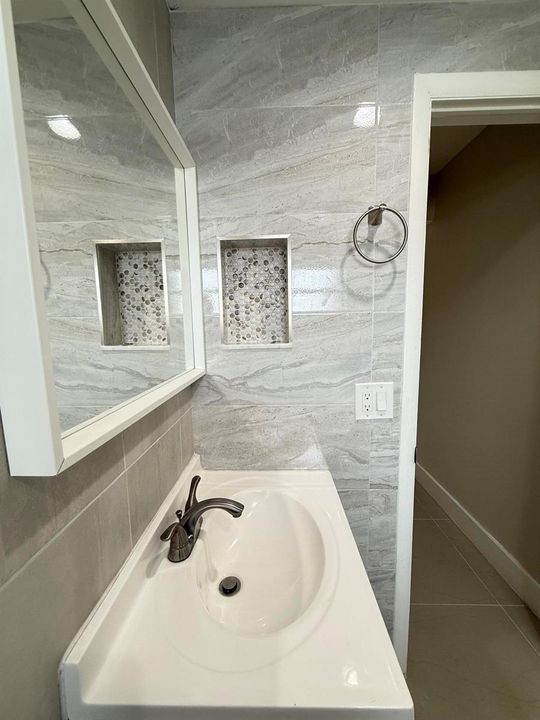 2nd Bathroom
