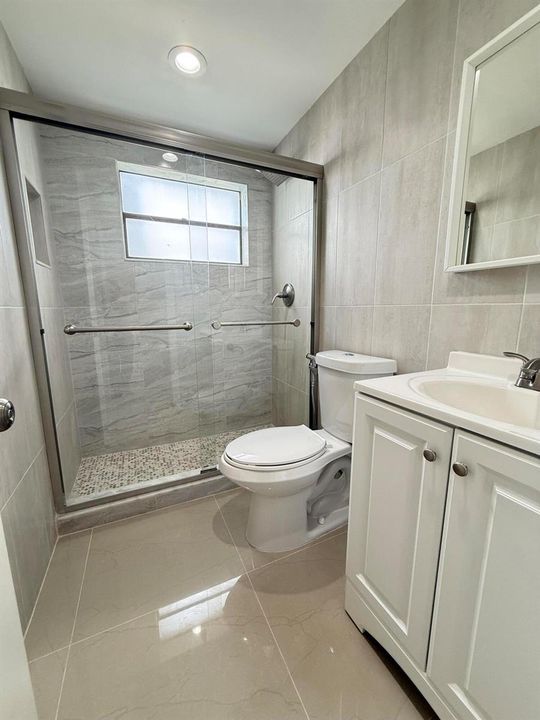 2nd Bathroom