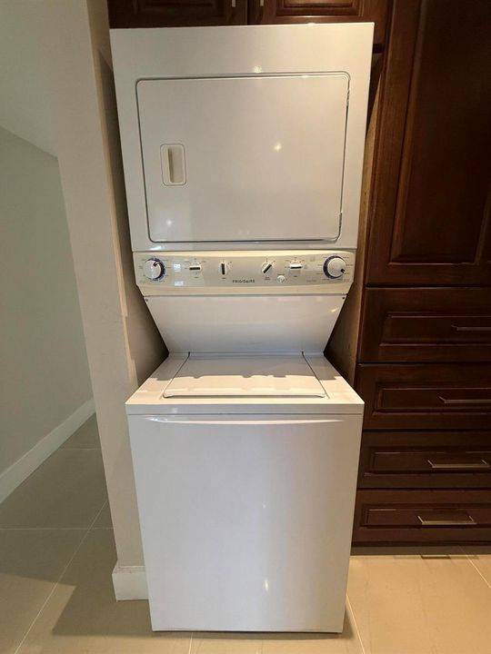 Stackable Full Size Washer and Dryer