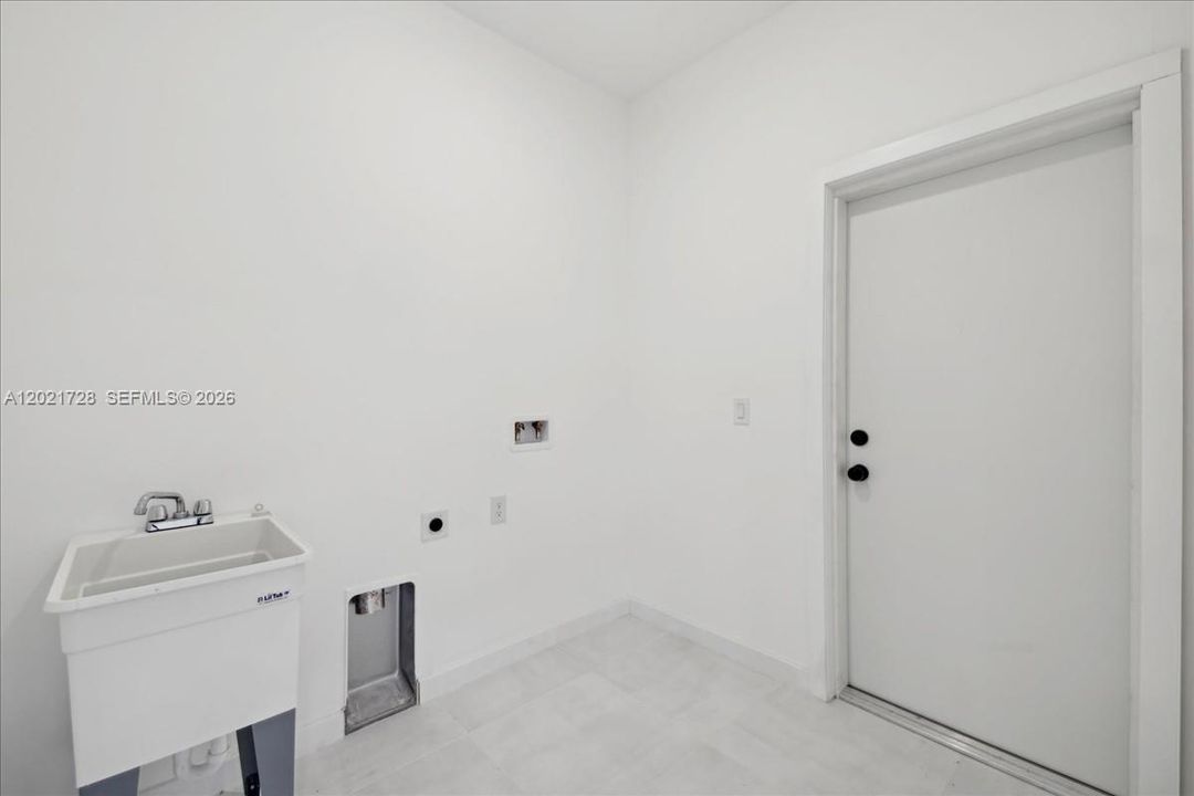 На продажу: $345,000 (3 спален, 2 ванн, 0 Квадратных фут)