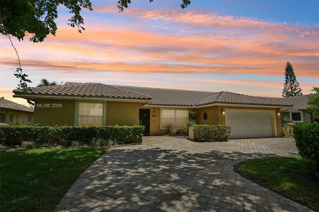 For Sale: $790,000 (4 beds, 2 baths, 2166 Square Feet)